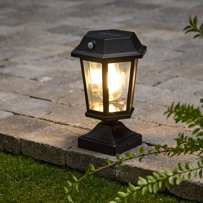 Outdoor solar lantern for pathway lighting