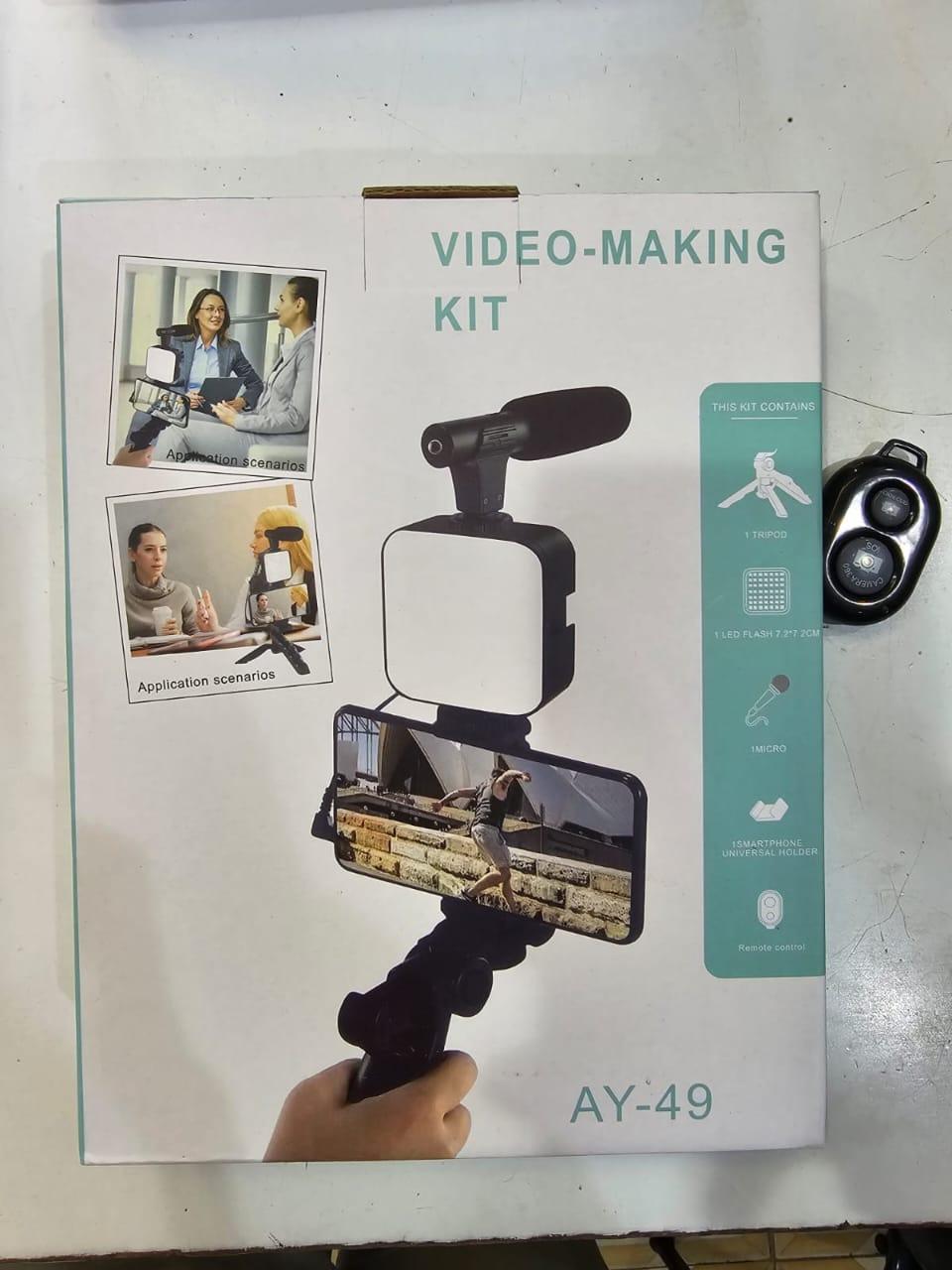Portable LED Ring Light & Microphone Vlogging Kit - product image 2